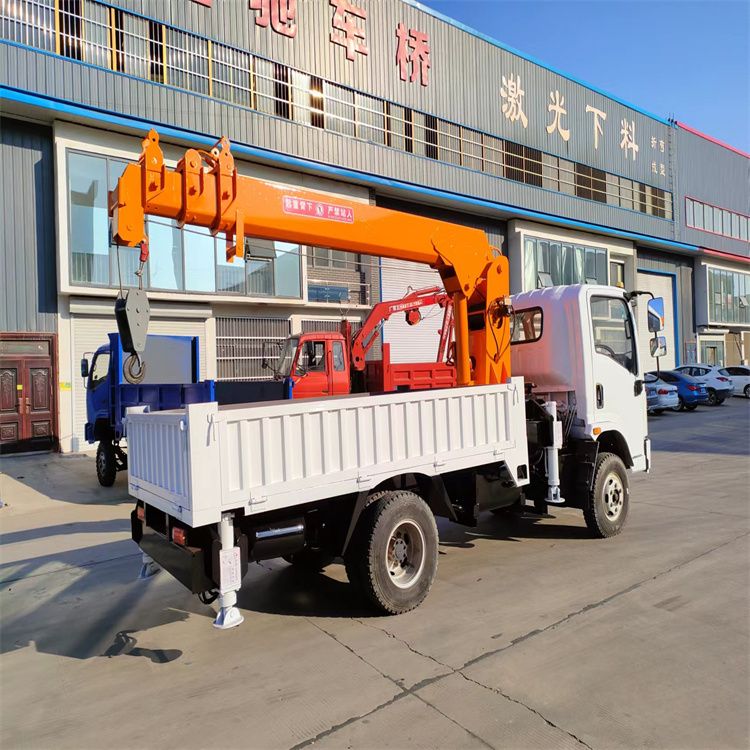 围场满族蒙古族自治县三轮随车吊定制 农用改装机自备吊中瑞长期出售